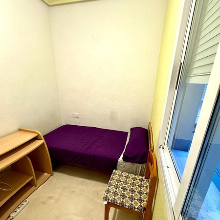 Economic Private Room In Center Of Granada Buitenkant foto